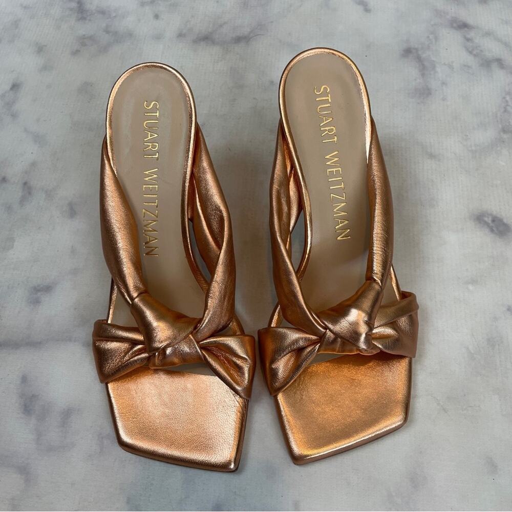 Stuart Weitzman Playa Metallic Knot Sandals Kitten Heel Mules Sz 7 - Picture 2 of 11